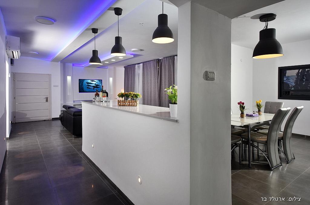 בקתה מקום טוב באמצע Villa คินเนเรท ภายนอก รูปภาพ